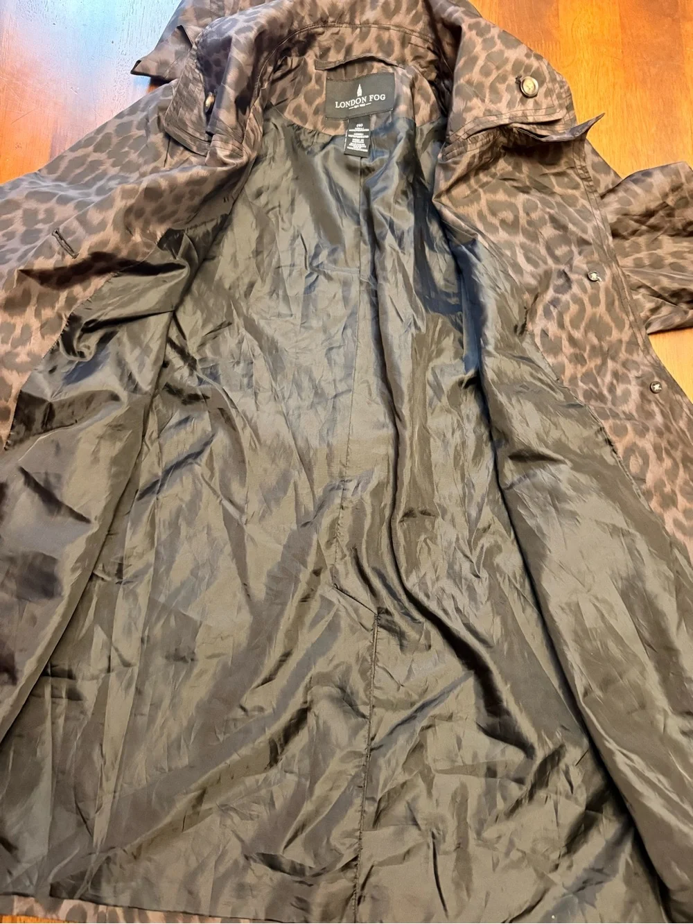 London Fog Leopard Print Rain Trench Coat won’t Black Lining